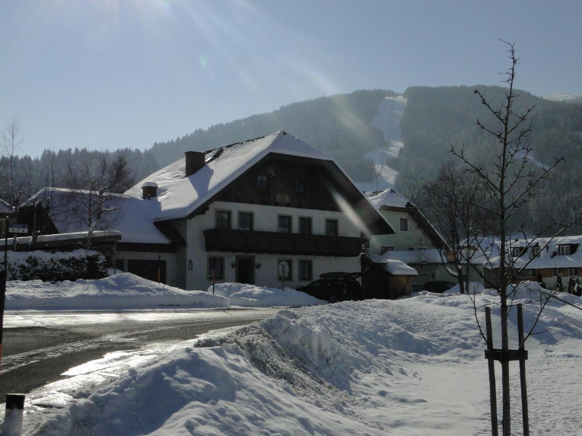 Апартаменты Haus Edelweiss Санкт-Маргаретен-им-Лунгау Экстерьер фото